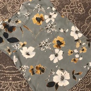 *FINAL DAY B4 DONATING* Floral blouse